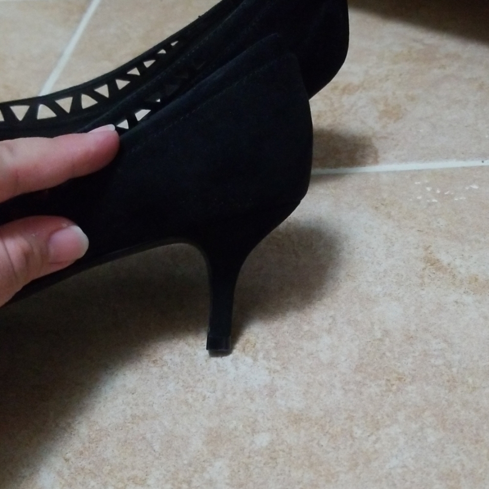 Shoes - Picture 5 of 5